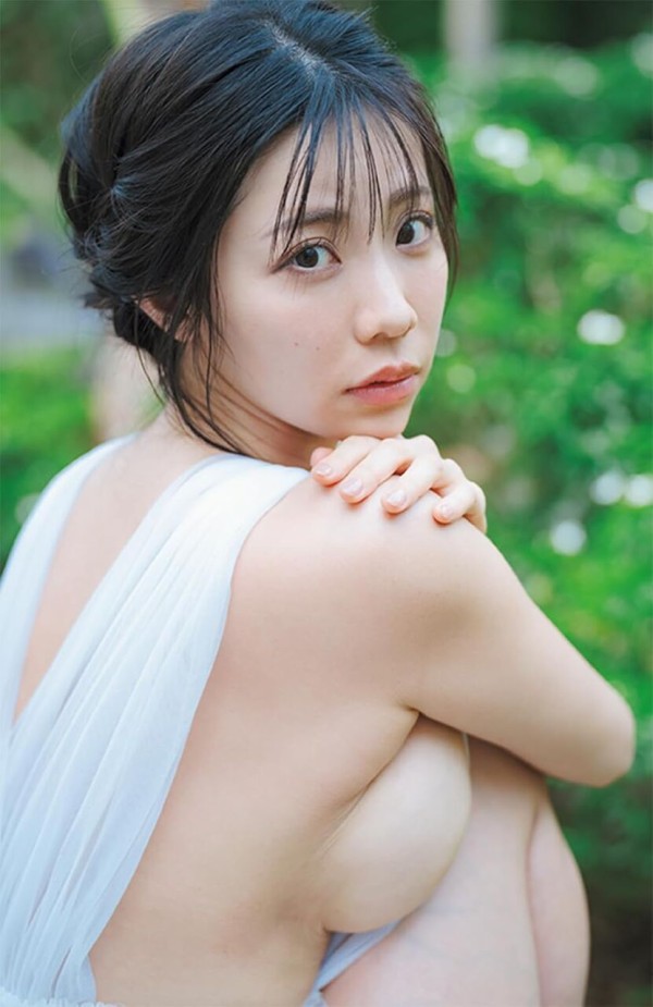 グラドル鈴木ふみ奈が36歳の誕生日を迎えるもナイスボディは健在だな！